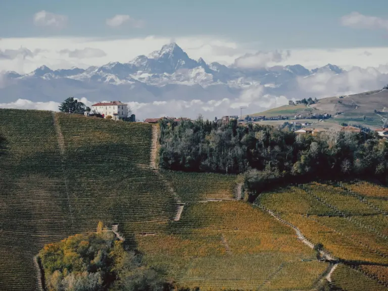 Hus och berg i Piemonte